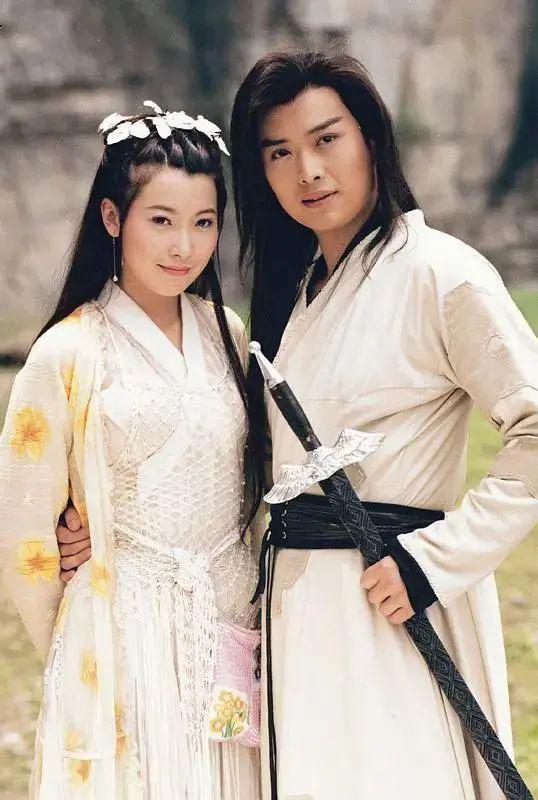 这五部电视剧翻拍就是“毁经典”，单是服化道就秒杀现偶