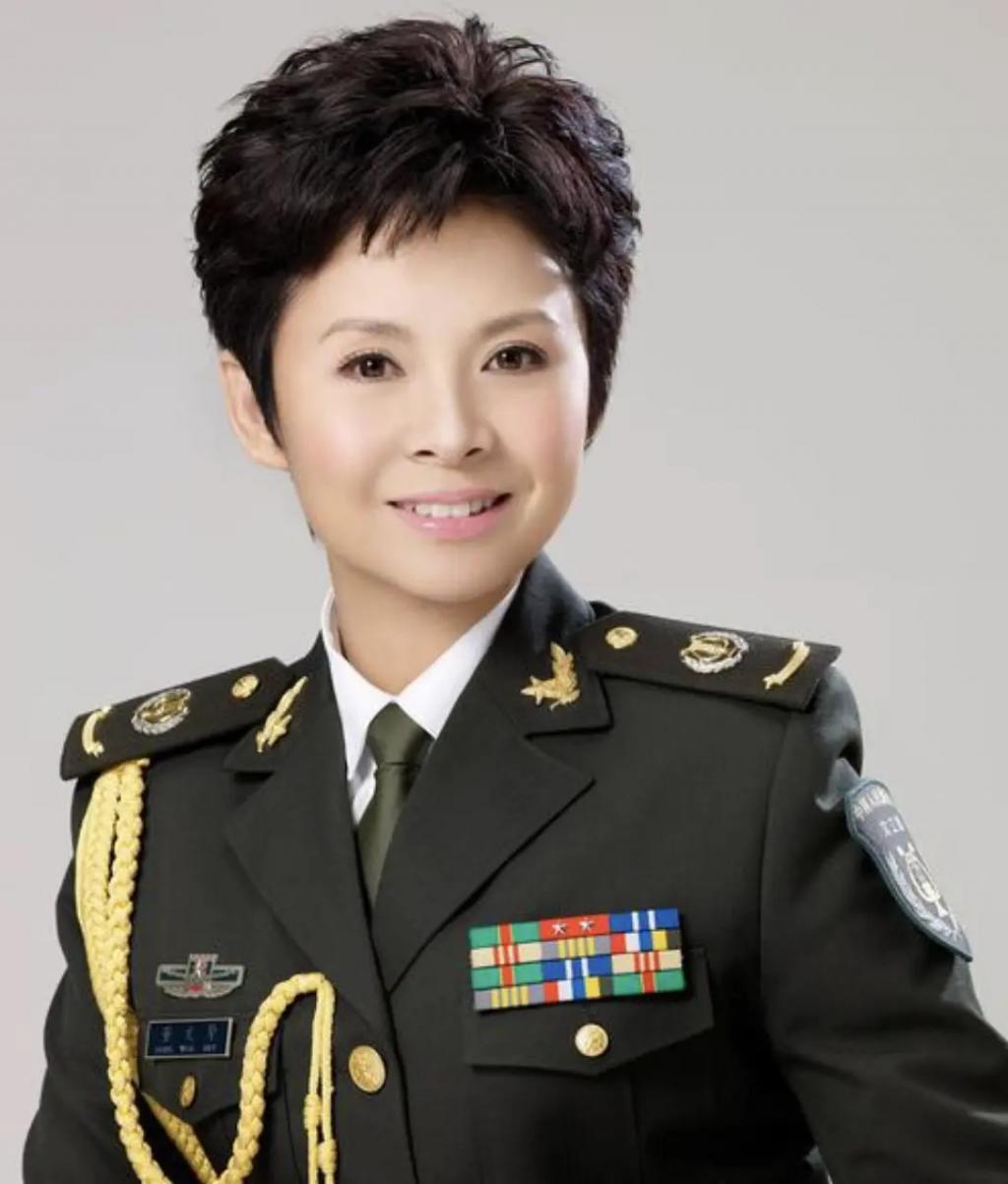 被赖昌星“毁了”的两位女星，除董文华外，另一人是谁？