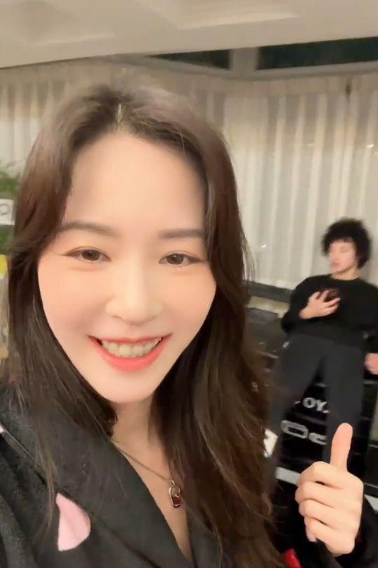 马景涛和前妻为儿子庆生：吴佳尼变化大，马景涛比儿子时髦