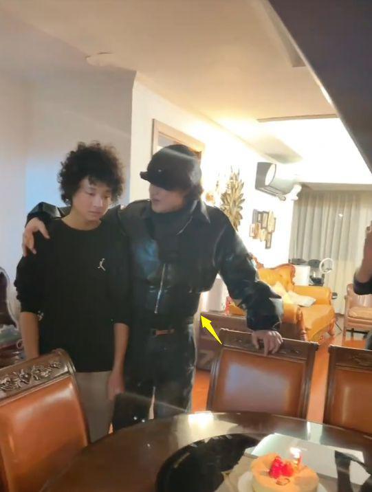 马景涛和前妻为儿子庆生：吴佳尼变化大，马景涛比儿子时髦