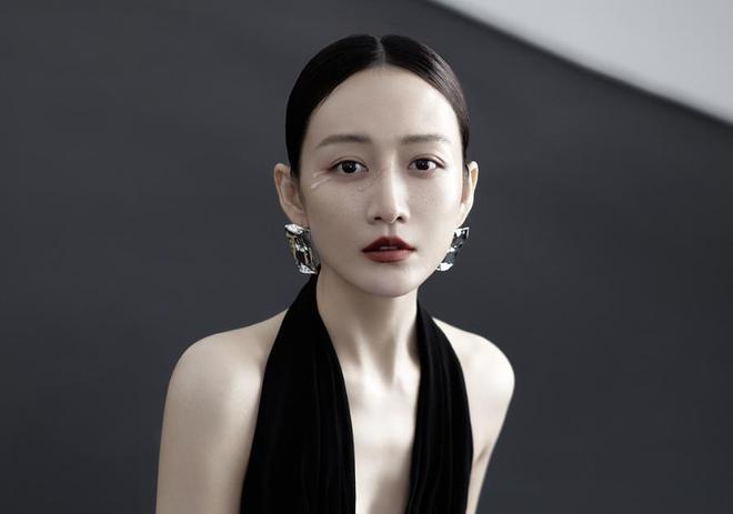 孕期疑遭劈腿，未婚生女不敢官宣，她算不算自食苦果？