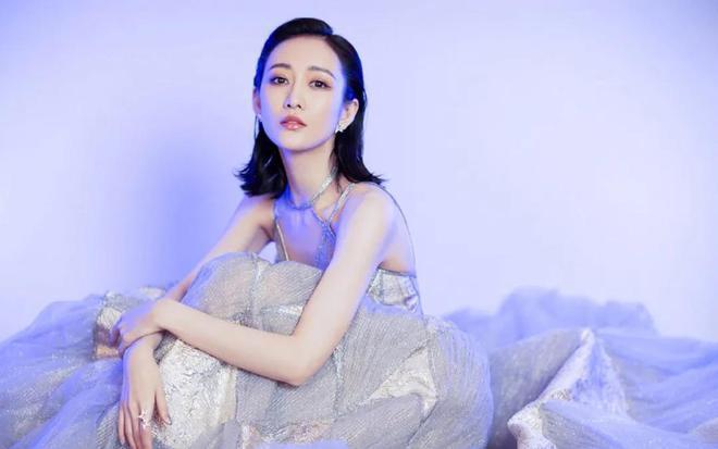 孕期疑遭劈腿，未婚生女不敢官宣，她算不算自食苦果？