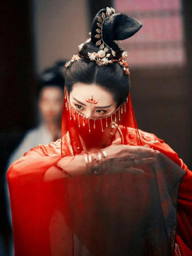 杨颖账号改名疑准备复出，新剧被曝将上线