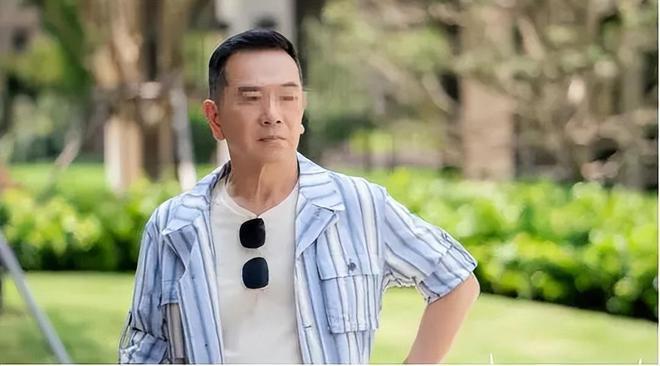 “老戏骨”张晨光曾跑龙套10年一件衣服穿35年，倪萍都说抠门