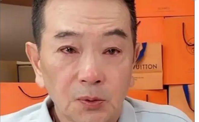 “老戏骨”张晨光曾跑龙套10年一件衣服穿35年，倪萍都说抠门