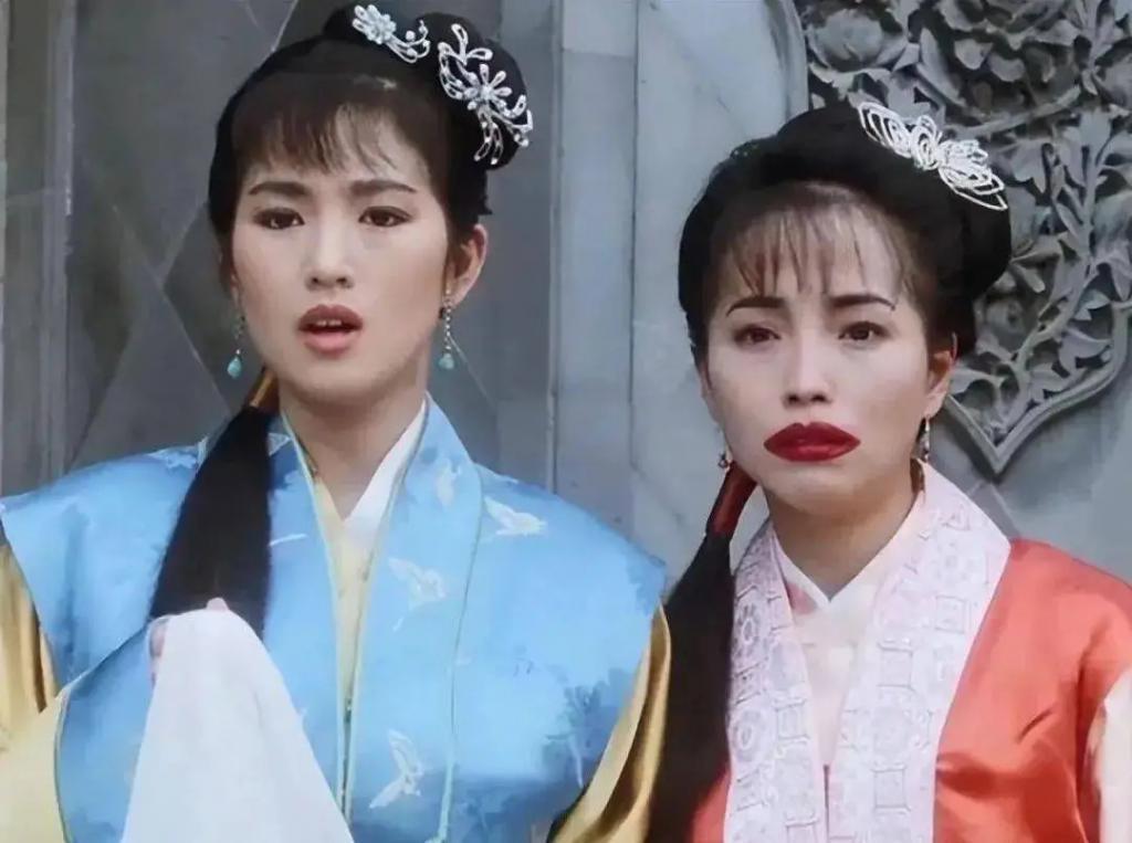 “石榴姐”苑琼丹被菲律宾册封公主，戴皇冠晒照认证