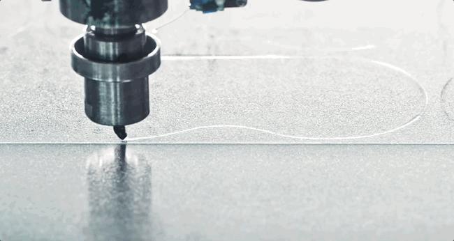 谁在制造 Vision Pro？