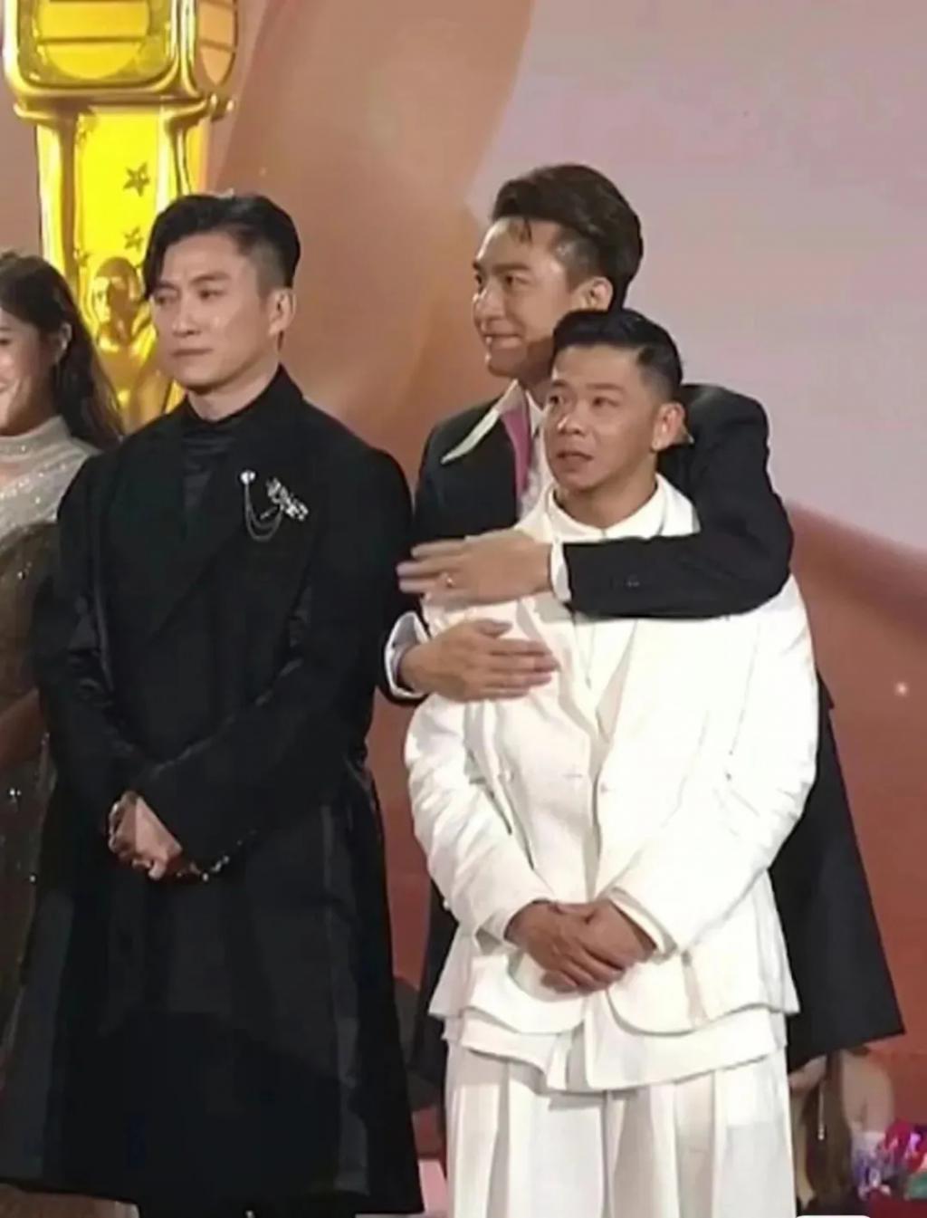 TVB“最佳男配”结婚前另找新欢？嫌人情少公开揶揄？