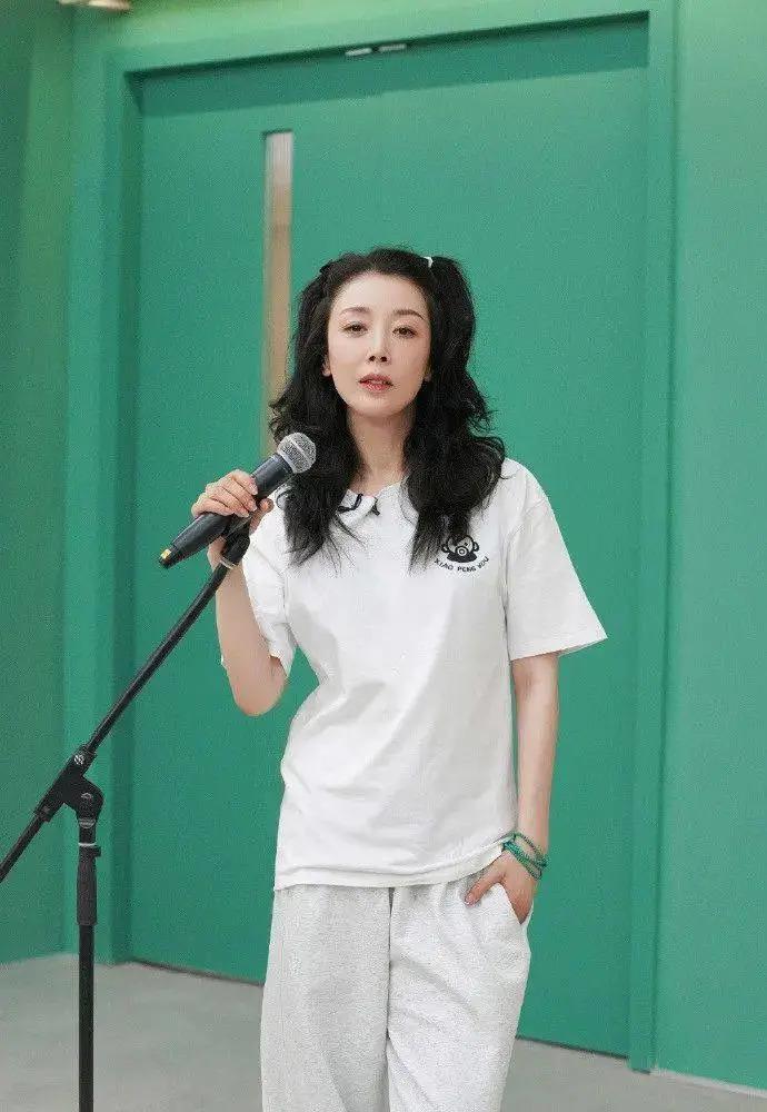 还记得唱《祝你平安》的孙悦吗？隐退8年后重回观众视线