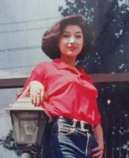 还记得唱《祝你平安》的孙悦吗？隐退8年后重回观众视线