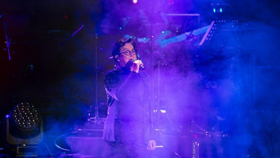 温拿乐队成立50年 “温拿五虎”合体演唱怀旧金曲
