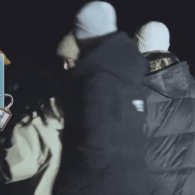 我也不想磕啊，可他俩手都牵上叻！