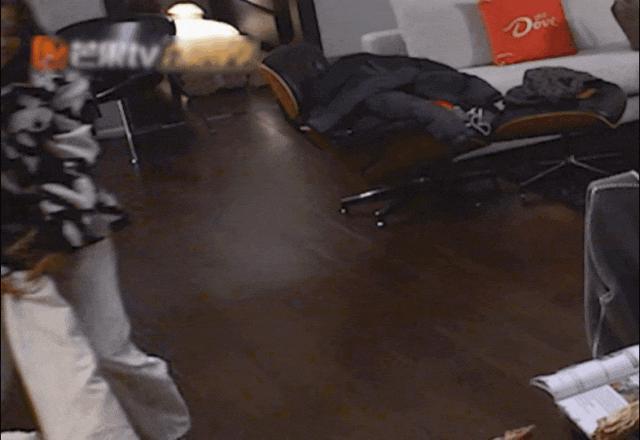 我也不想磕啊，可他俩手都牵上叻！