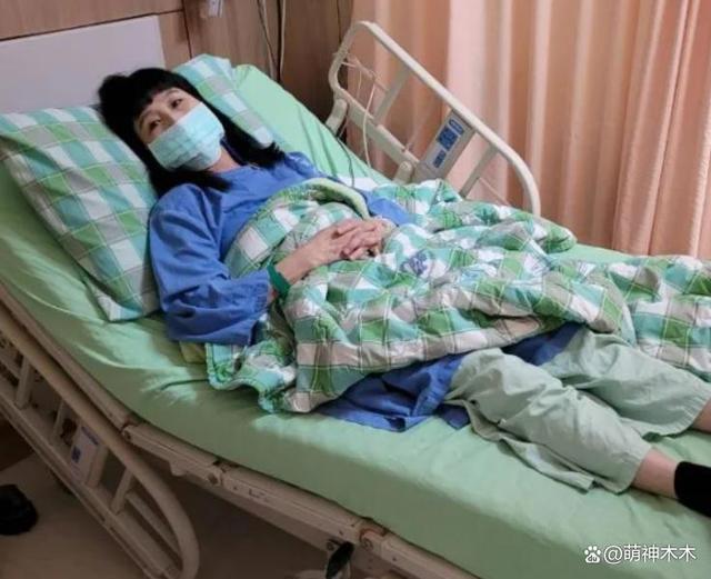 不孕不育遭丈夫抛弃，56岁女星患12种疾病入院