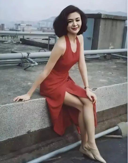 还在执著大红唇的港风妆，我有点倦了