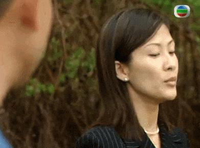 还在执著大红唇的港风妆，我有点倦了