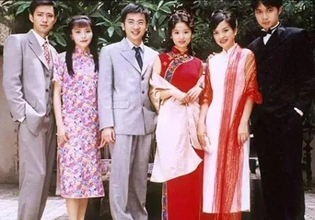 凭《情深深雨蒙蒙》爆红，为女友放弃表演，才知女友竟是她
