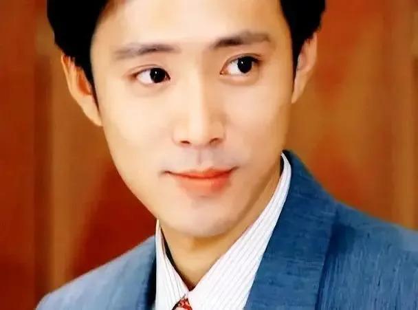 凭《情深深雨蒙蒙》爆红，为女友放弃表演，才知女友竟是她