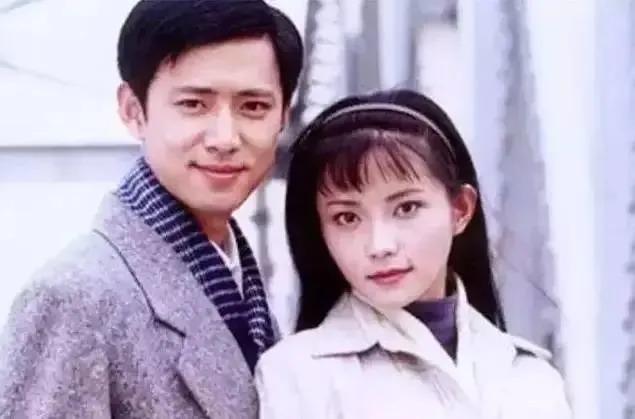 凭《情深深雨蒙蒙》爆红，为女友放弃表演，才知女友竟是她