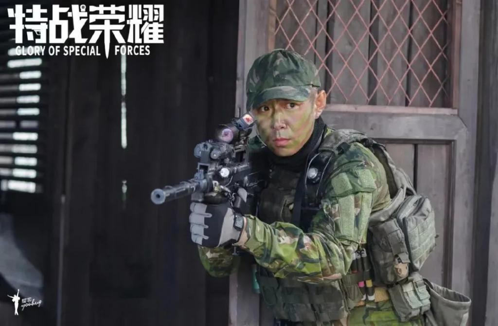 凭《情深深雨蒙蒙》爆红，为女友放弃表演，才知女友竟是她