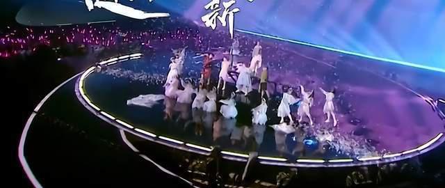 央视小年春晚11大看点，康辉撒贝宁神话歌曲太动人