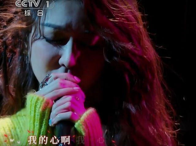 央视小年春晚11大看点，康辉撒贝宁神话歌曲太动人