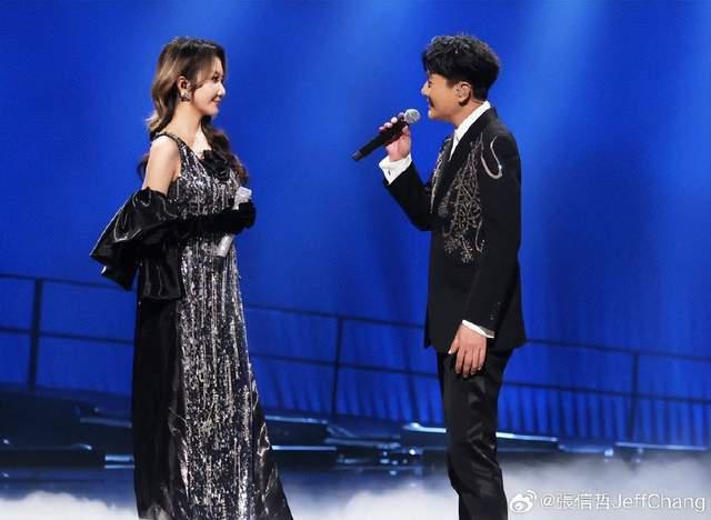 央视小年春晚11大看点，康辉撒贝宁神话歌曲太动人