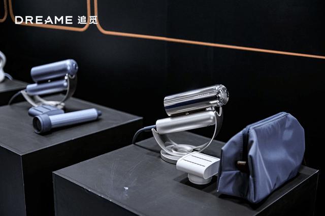 追觅发布多款旗舰新品，双机械臂扫地机器人X40领衔登场