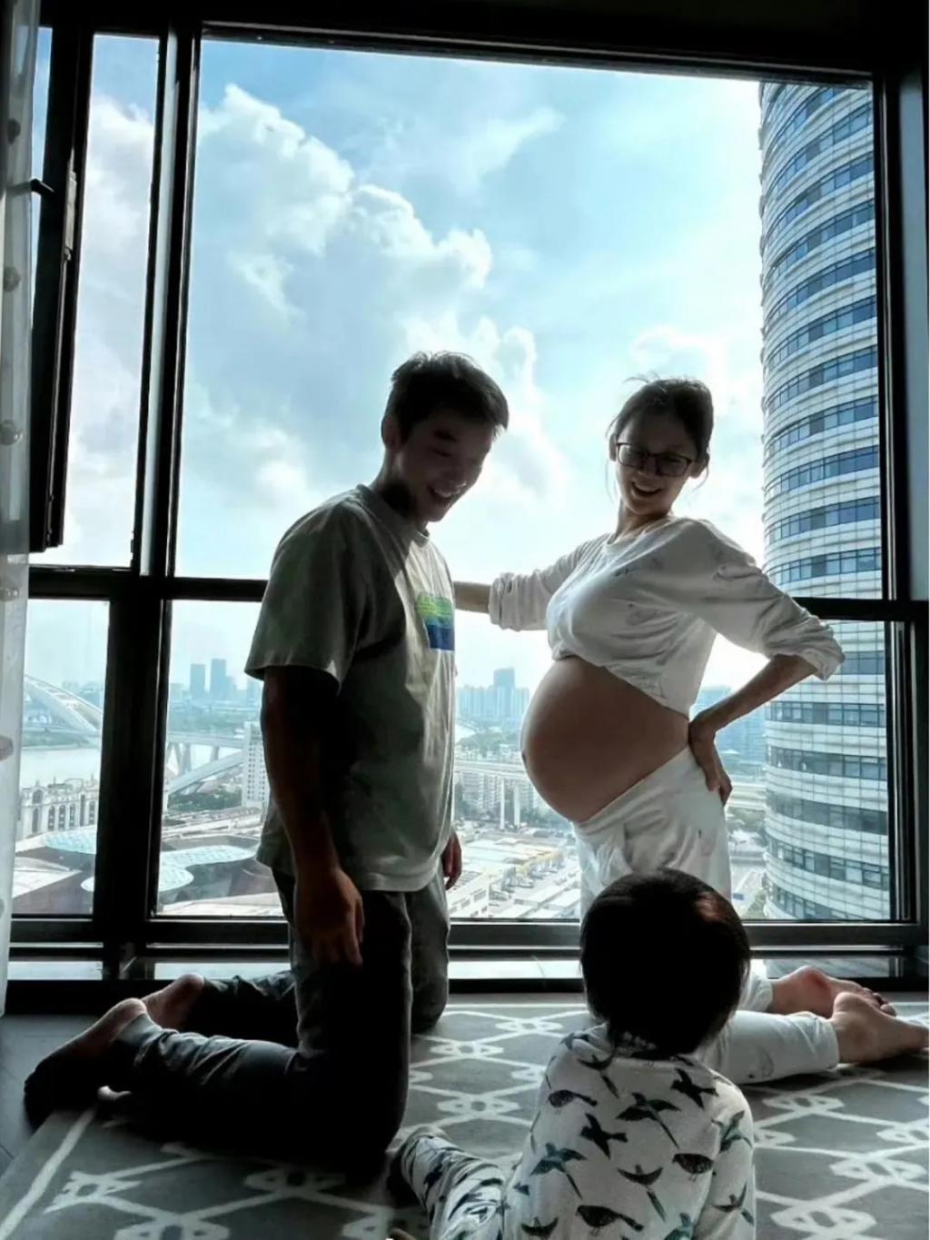 同一起跑线走红，如今有人结婚生子有人傍大款，天差地别