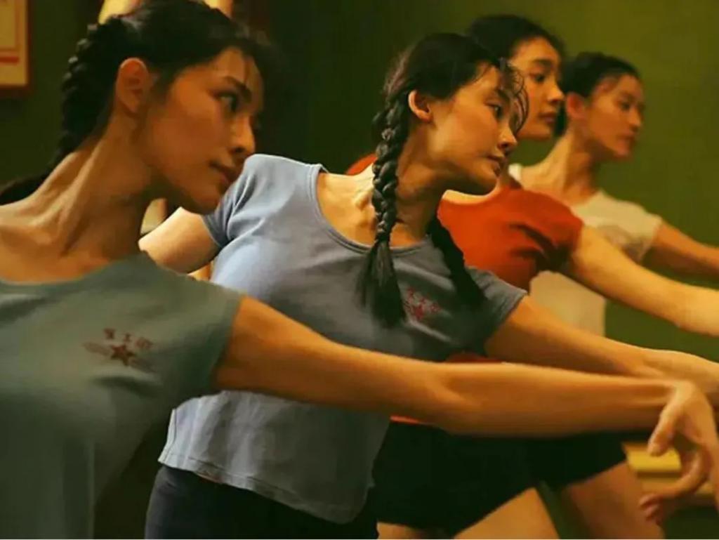 同一起跑线走红，如今有人结婚生子有人傍大款，天差地别