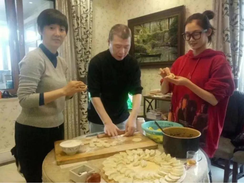 同一起跑线走红，如今有人结婚生子有人傍大款，天差地别