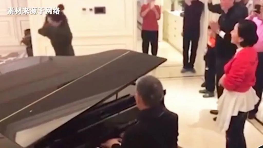 同一起跑线走红，如今有人结婚生子有人傍大款，天差地别