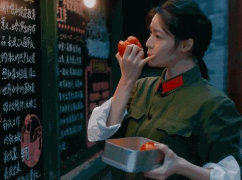 同一起跑线走红，如今有人结婚生子有人傍大款，天差地别