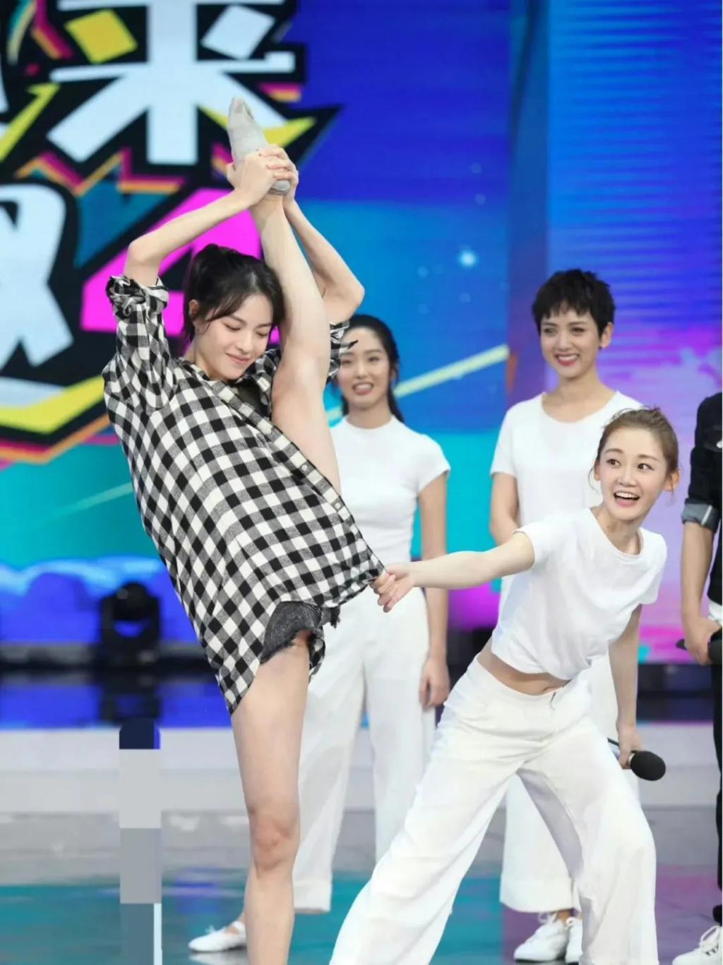 同一起跑线走红，如今有人结婚生子有人傍大款，天差地别