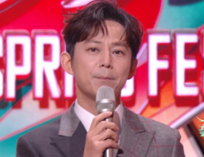 尴尬喊麦，无聊小品，湖南台小年春晚“土”出圈