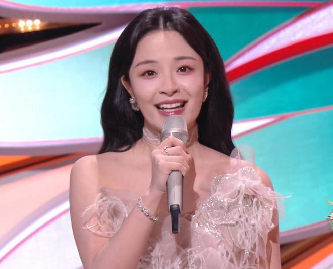 尴尬喊麦，无聊小品，湖南台小年春晚“土”出圈