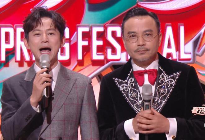 尴尬喊麦，无聊小品，湖南台小年春晚“土”出圈