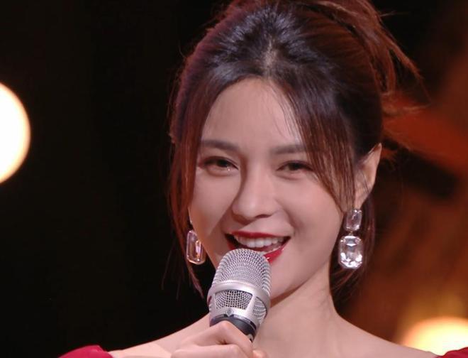 尴尬喊麦，无聊小品，湖南台小年春晚“土”出圈