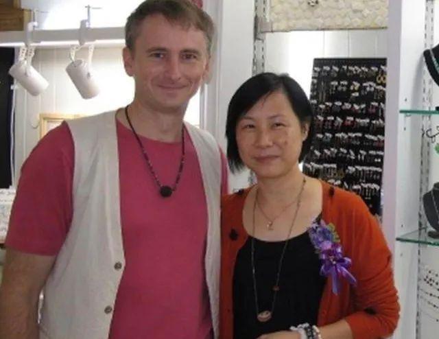 TVB御用老外河国荣自杀离世，是对妻子的思念，也是一种解脱