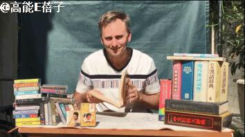 “御用阿Sir”河国荣烧炭自杀：娱乐圈边缘人艰难生存实录