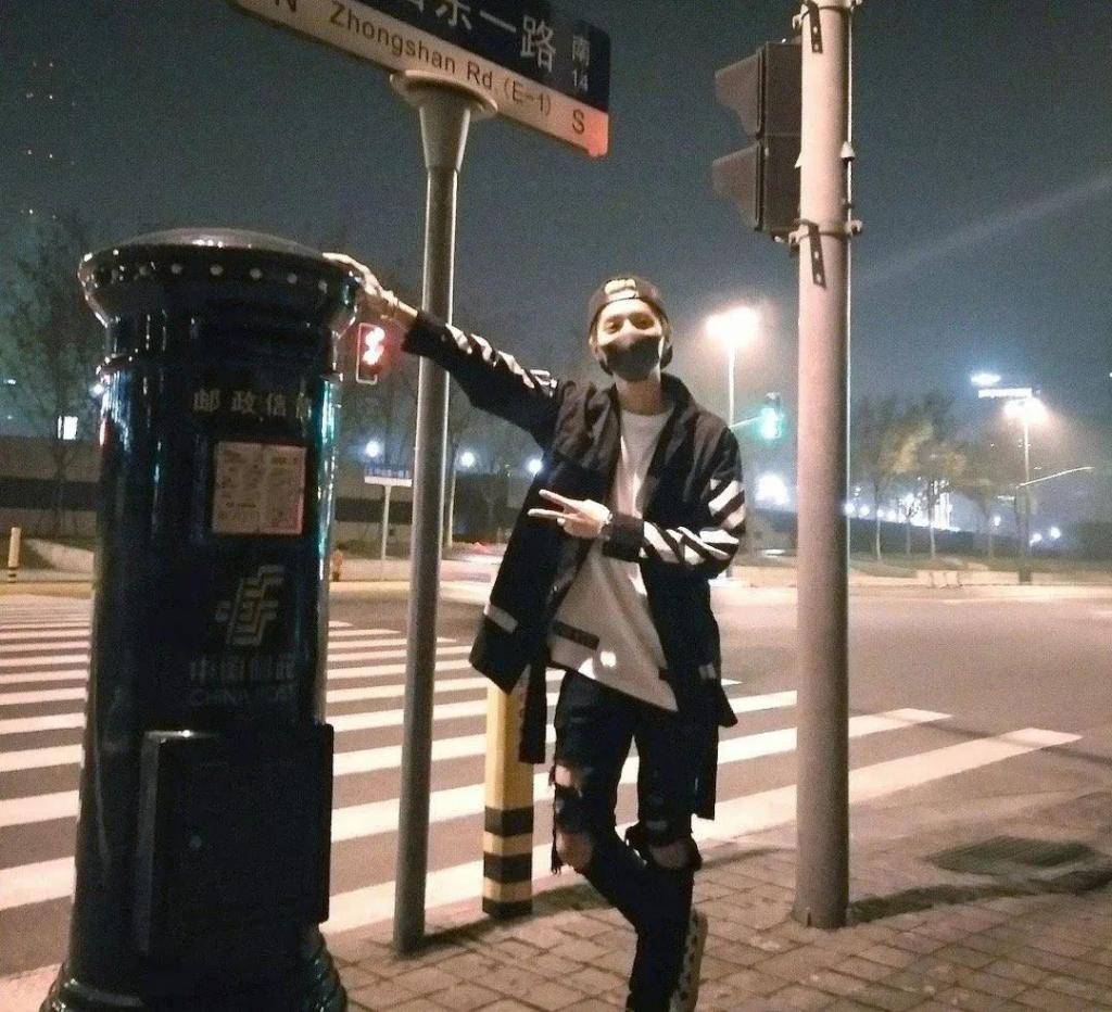 过气顶流不如白鹿？鹿晗如今的处境，算不算是得偿所愿？