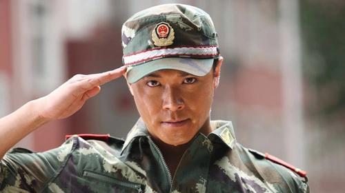 北京这场会议，吴京被骂开会戴帽子不礼貌，真冤还是飘了？