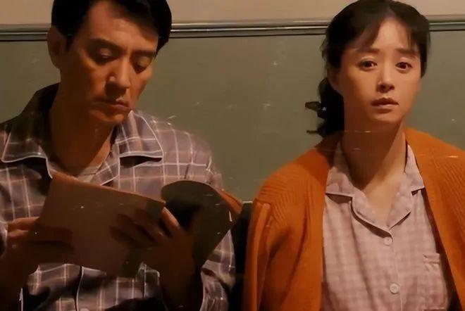 好家伙！40岁蒋欣给小鲜肉「演妈」了，有人70岁还在演少女