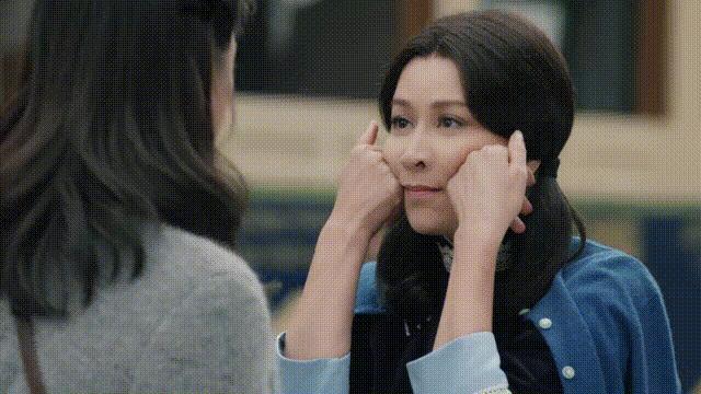 好家伙！40岁蒋欣给小鲜肉「演妈」了，有人70岁还在演少女