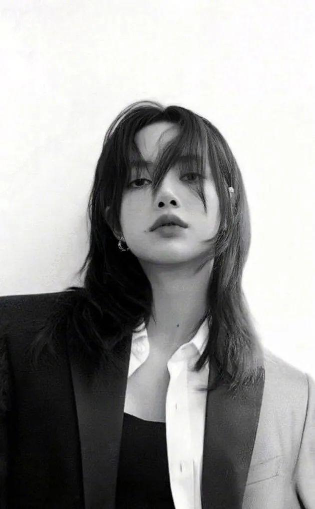 Lisa的故事要被写成小说？一场表演改变人生，她高攀成功了吗