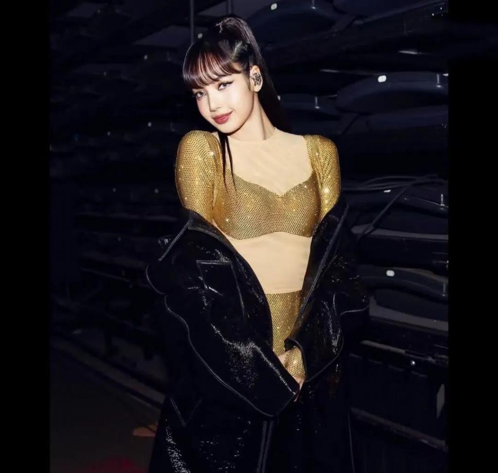 Lisa的故事要被写成小说？一场表演改变人生，她高攀成功了吗