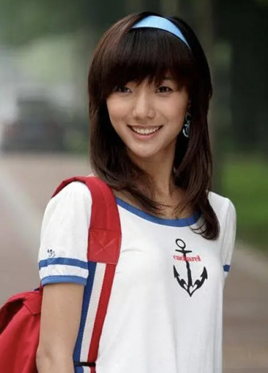 长得像白百何却没有白百何的“清醒”！从红极一时到无人提及