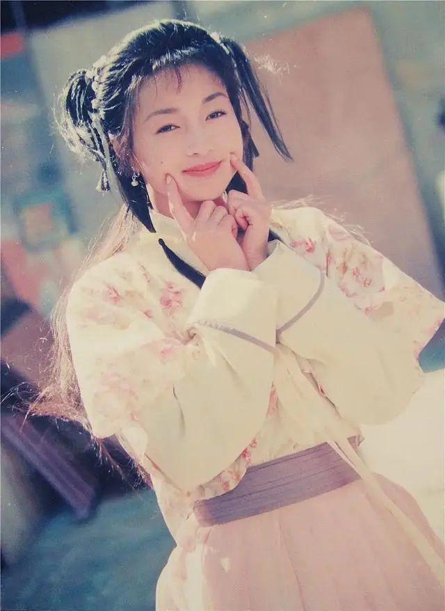 她是最美“郭襄”，从惊为天人到患抑郁症淡出荧幕，50岁不敢认