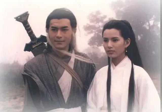 她是最美“郭襄”，从惊为天人到患抑郁症淡出荧幕，50岁不敢认