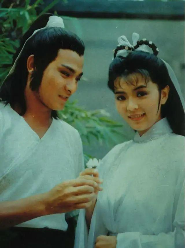 她是最美“郭襄”，从惊为天人到患抑郁症淡出荧幕，50岁不敢认